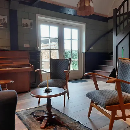 Onder De Blauwe Mantel * Haren (North Brabant)