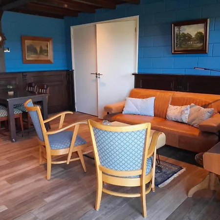 Onder De Blauwe Mantel