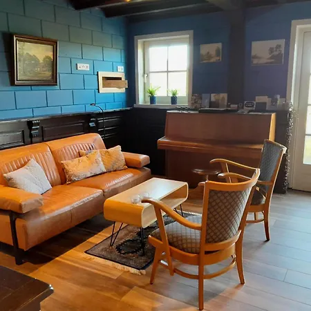 Onder De Blauwe Mantel * Haren (North Brabant)